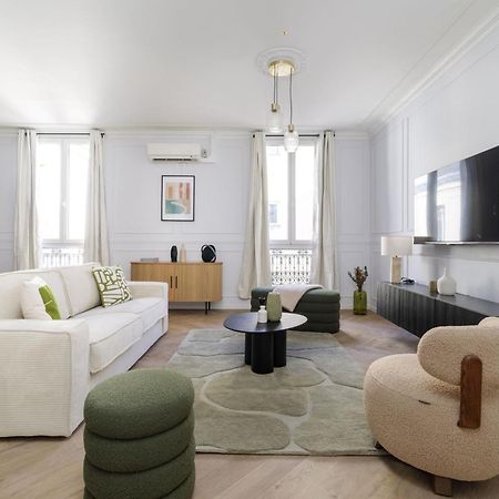 Poetic Stay - Champs Elysees Париж Екстериор снимка