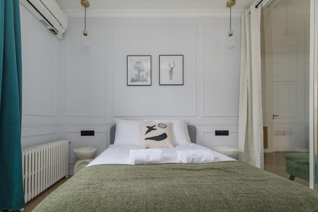 Poetic Stay - Champs Elysees Париж Екстериор снимка